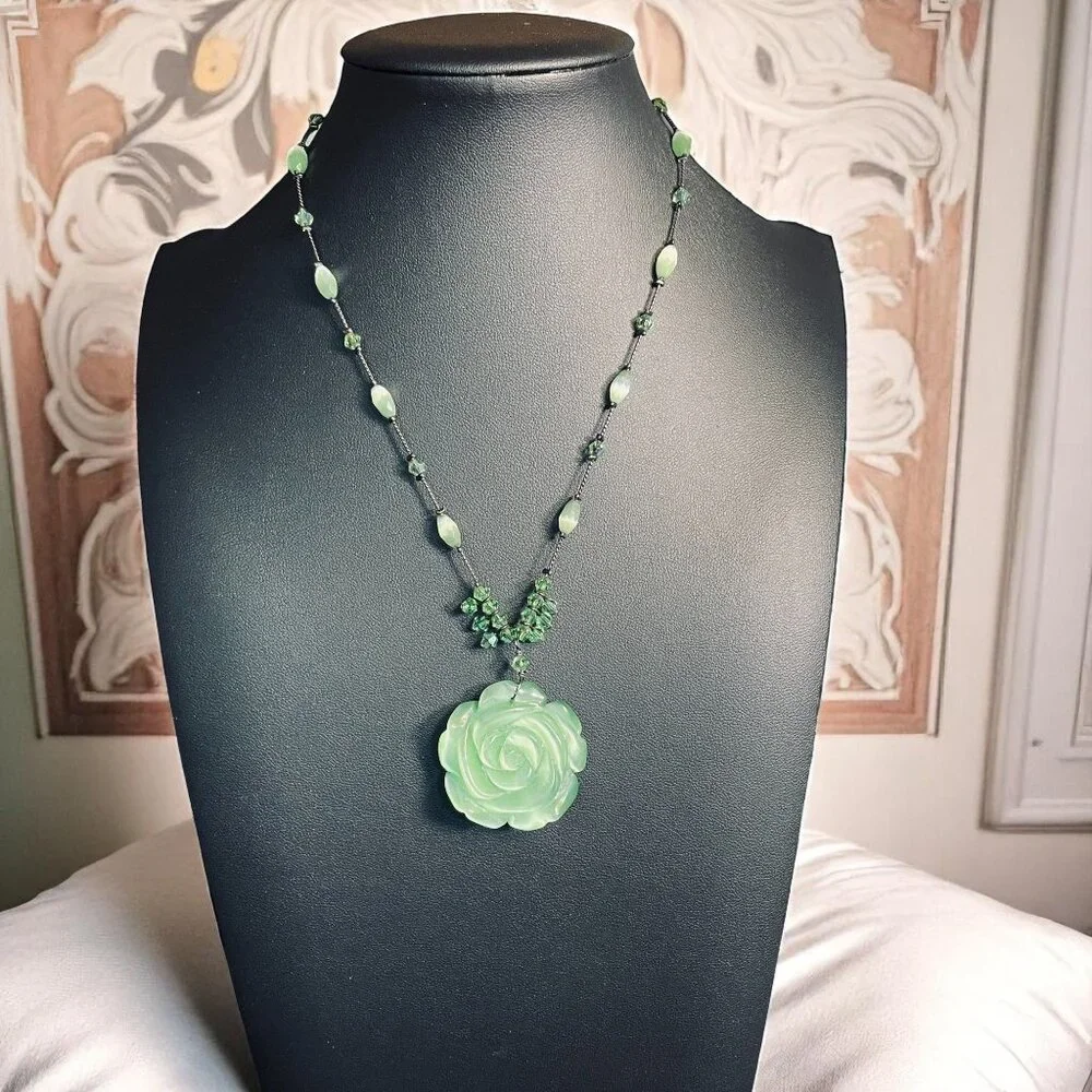 Dabby Reid Green Rose Pendant Necklace Beaded Handmade Adjustable Nature Jewelry